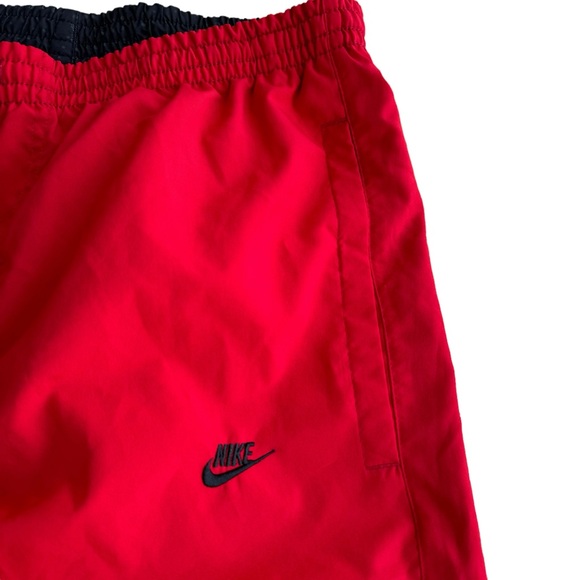Nike Air Max Reversible Athletic Gym Shorts Black Red Training Running Workout - Picture 4 of 13